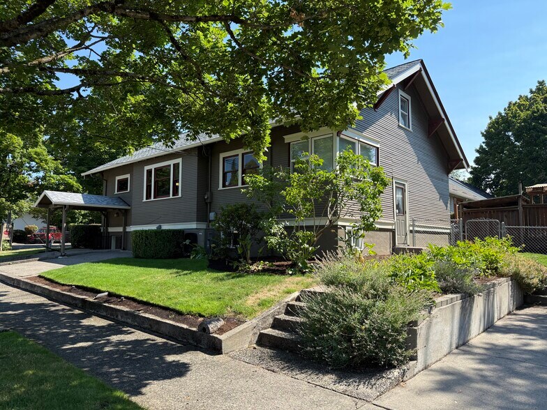 401 E McLoughlin Blvd, Vancouver, WA à vendre - Photo du bâtiment - Image 2 de 10