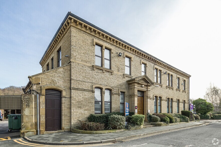 Woodvale Rd, Brighouse à louer - Photo du bâtiment - Image 1 de 14