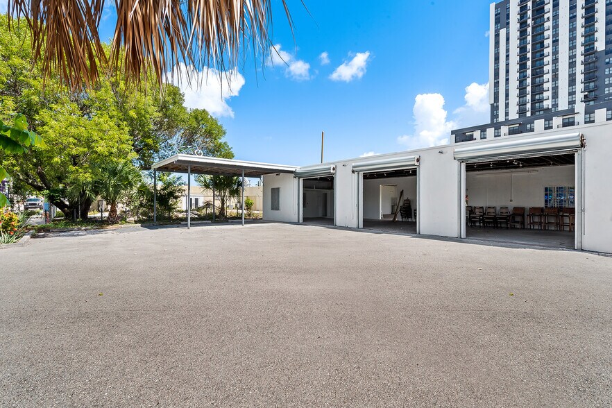 810 NE 4th Ave, Fort Lauderdale, FL à vendre - Photo du bâtiment - Image 3 de 44