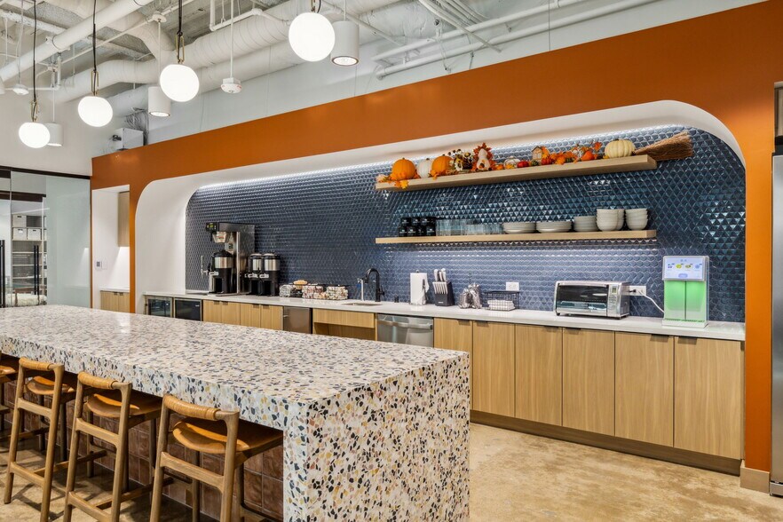 6301 Gaston Ave, Dallas, TX à louer - Photo intérieure - Image 2 de 11