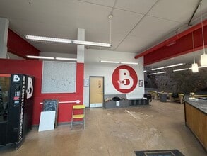 3964-3980 Commercial Ave, Madison, WI à louer Photo intérieure- Image 2 de 15