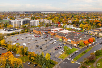 740 Boul de la Côte-Vertu, Montréal, QC - Aérien  Vue de la carte - Image1