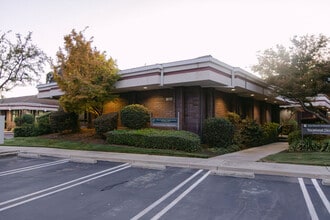 1015 N Demaree Rd, Visalia, CA for lease Building Photo- Image 2 of 20