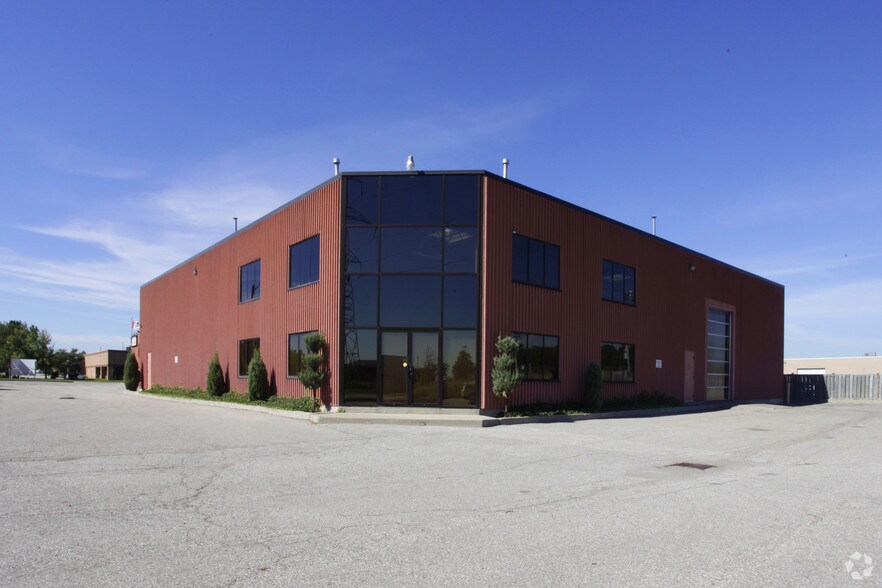 5777 Coopers Ave, Mississauga, ON à louer - Photo du bâtiment - Image 2 de 5