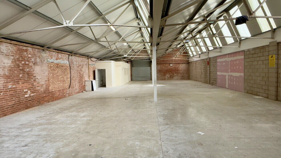 10-10A Awsworth Rd, Ilkeston à louer - Photo du bâtiment - Image 2 de 5