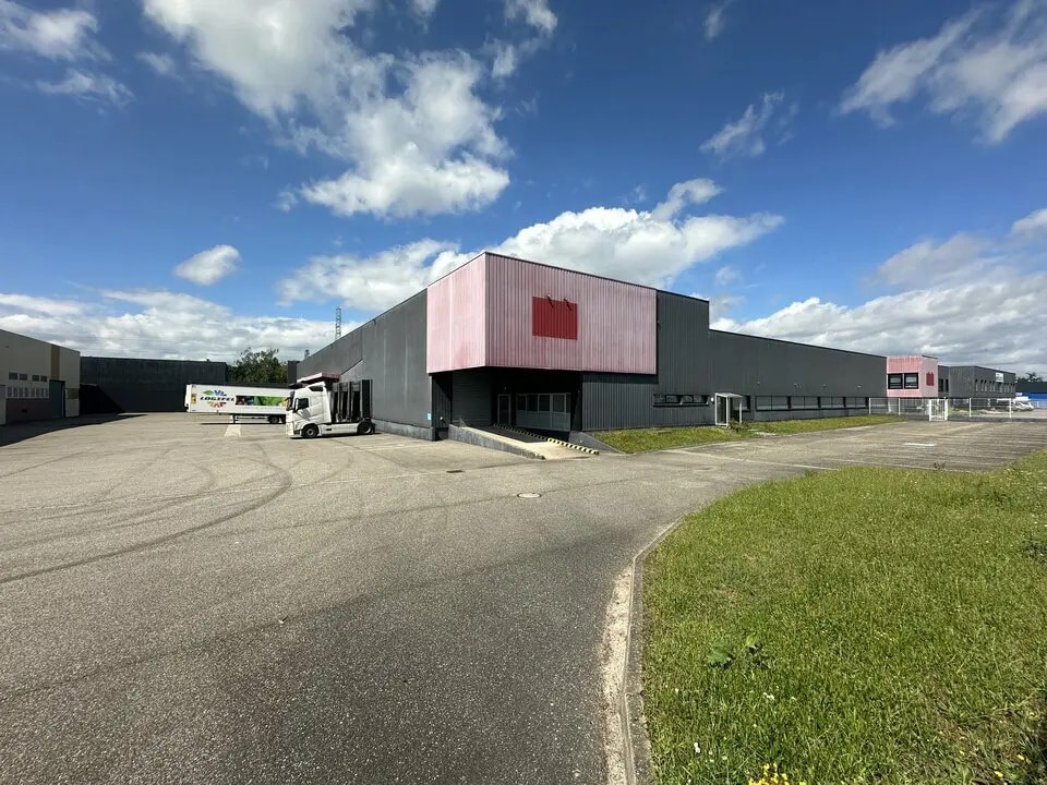 Industrial in ILLKIRCH-GRAFFENSTADEN for lease Building Photo- Image 1 of 10