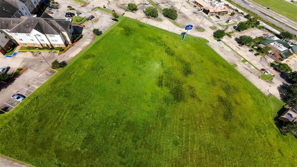 5365 Clearwater ct, Beaumont, TX for sale - Aerial - Image 2 of 7