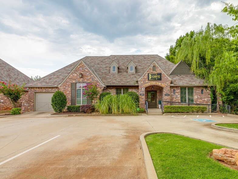 2232 Bridgeview Blvd, Edmond, OK à vendre - Photo du bâtiment - Image 2 de 27