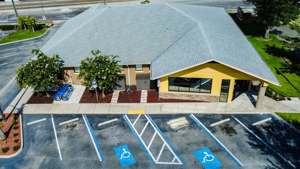 1729 Lakeland Hills Blvd, Lakeland, FL for sale - Building Photo - Image 3 of 36