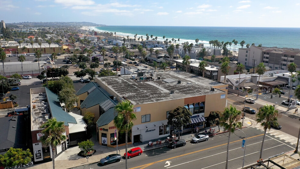 SeaCoast Square portefeuille de 2 propriétés à vendre sur LoopNet.ca - Photo du bâtiment - Image 2 de 28