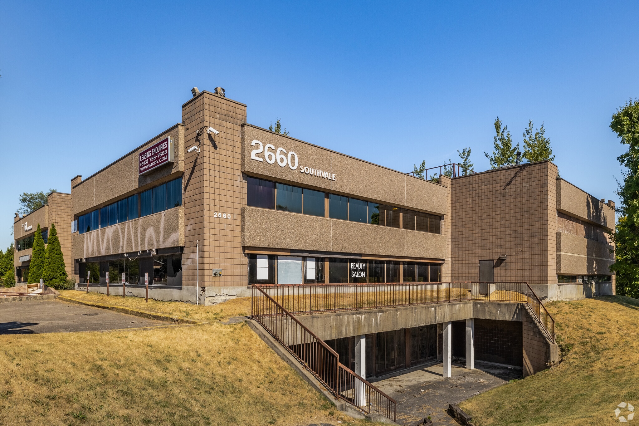 2660 Southvale Cres, Ottawa, ON for lease Primary Photo- Image 1 of 3