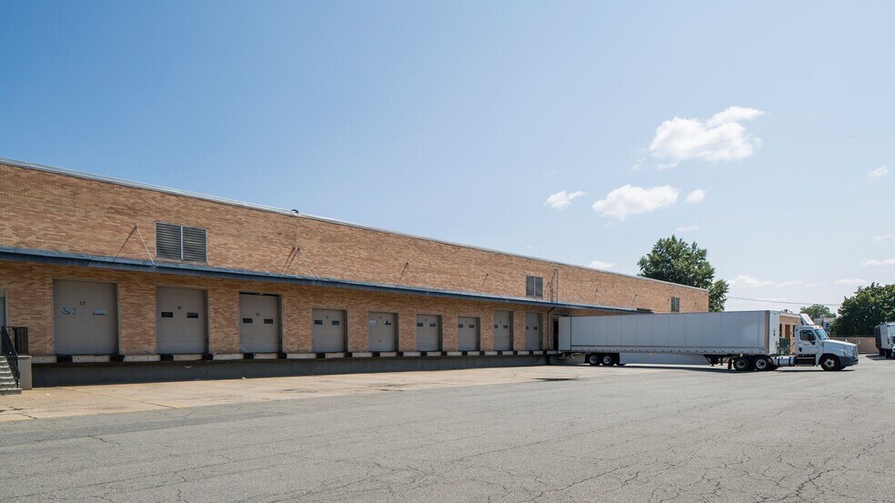 200-250 Central Ave, Teterboro, NJ à louer - Photo du bâtiment - Image 2 de 3