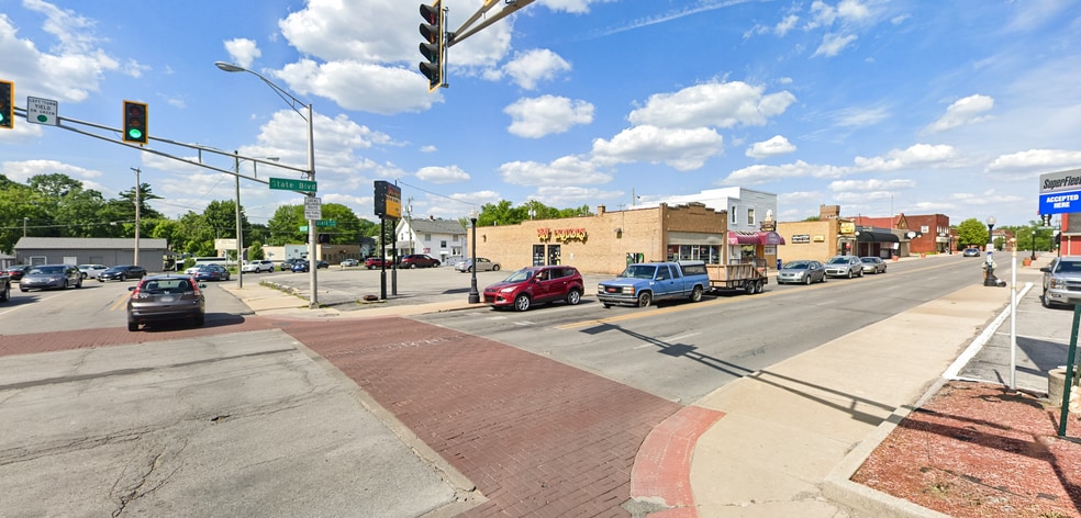 1205 E State Blvd, Fort Wayne, IN à louer - Photo du bâtiment - Image 2 de 8