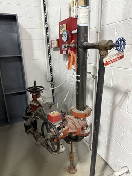 1981 Bucktail Ln, Sugar Grove, IL à vendre - Photo du bâtiment - Image 3 de 17