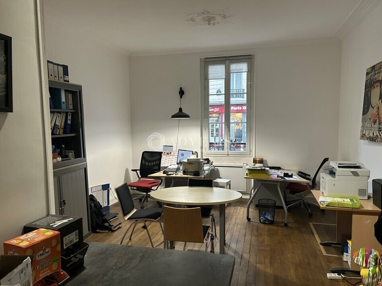 44 Rue Poussin, Paris for lease - Interior Photo - Image 1 of 4