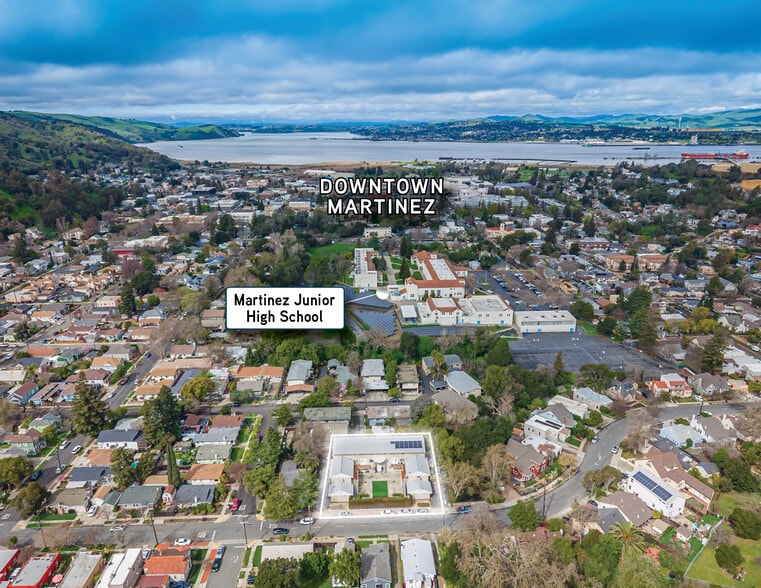 811 Brown St, Martinez, CA à vendre - Photo du bâtiment - Image 3 de 35