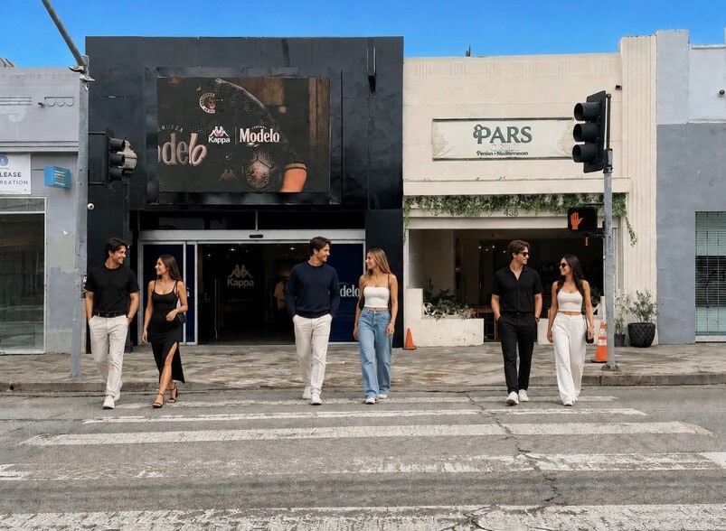 433 N Fairfax Ave, Los Angeles, CA à vendre - Photo du bâtiment - Image 2 de 2