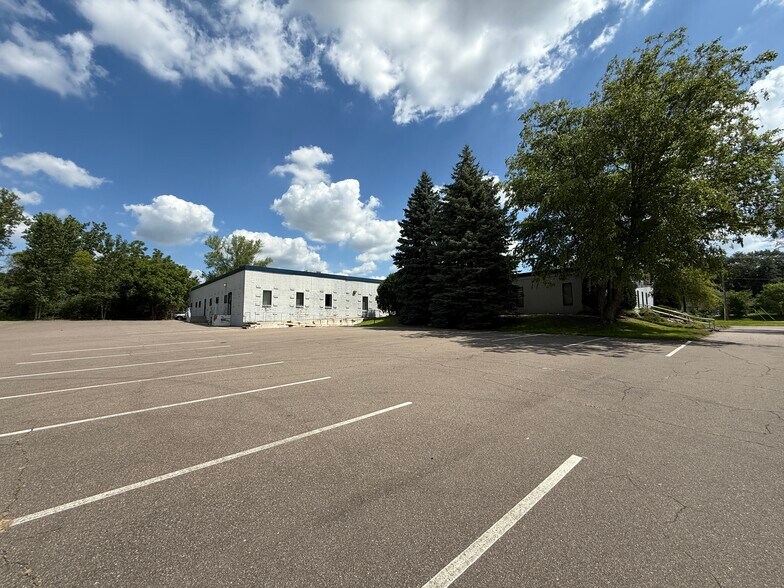 7100 Medicine Lake Rd, New Hope, MN à louer - Photo du bâtiment - Image 2 de 3