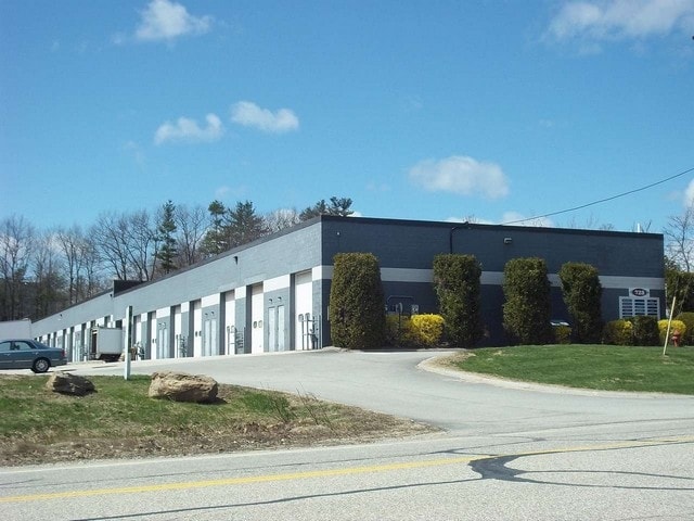 728 E Industrial Park Dr, Manchester, NH for lease Primary Photo- Image 1 of 14