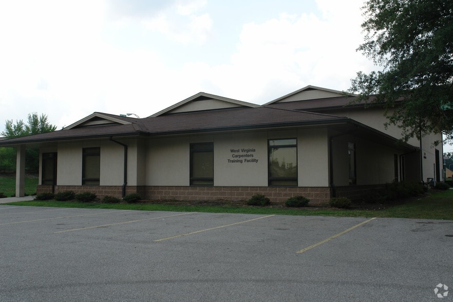 300 Riverside Dr, Charleston, WV for sale - Building Photo - Image 2 of 10