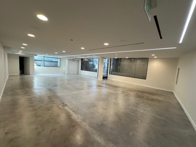 8441 Melrose Pl, Los Angeles, CA for lease - Interior Photo - Image 2 of 4