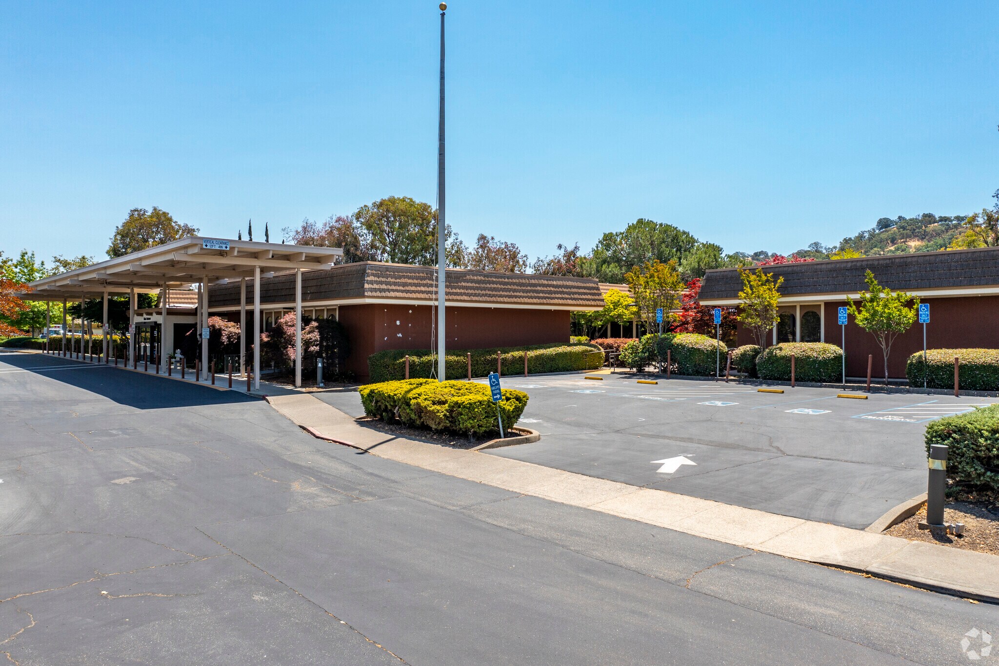 1220 Rossmoor Pky, Walnut Creek, CA for sale Primary Photo- Image 1 of 8