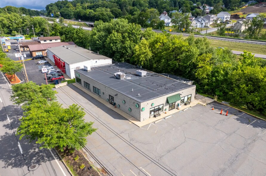 318 Northern Blvd, Clarks Summit, PA à louer - Photo du bâtiment - Image 3 de 11