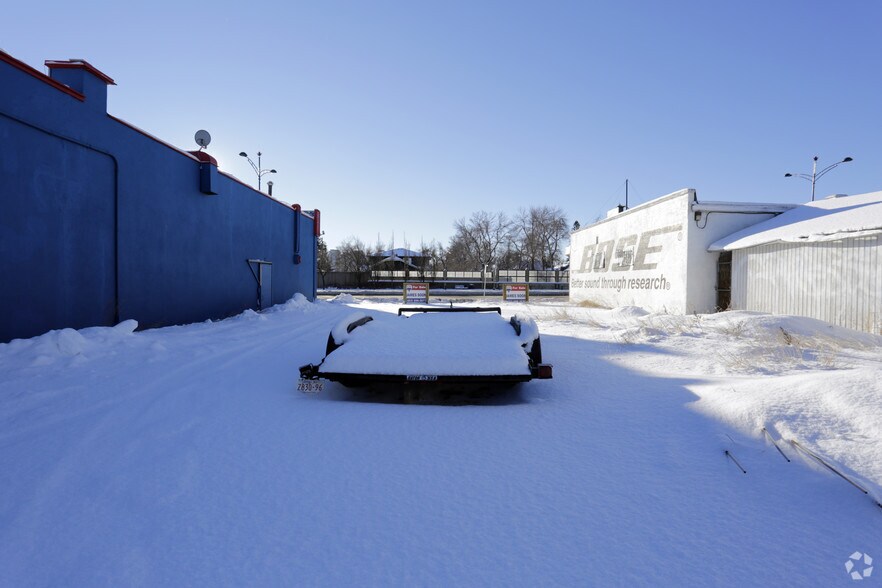 706 16 Av NW, Calgary, AB for sale - Building Photo - Image 3 of 6