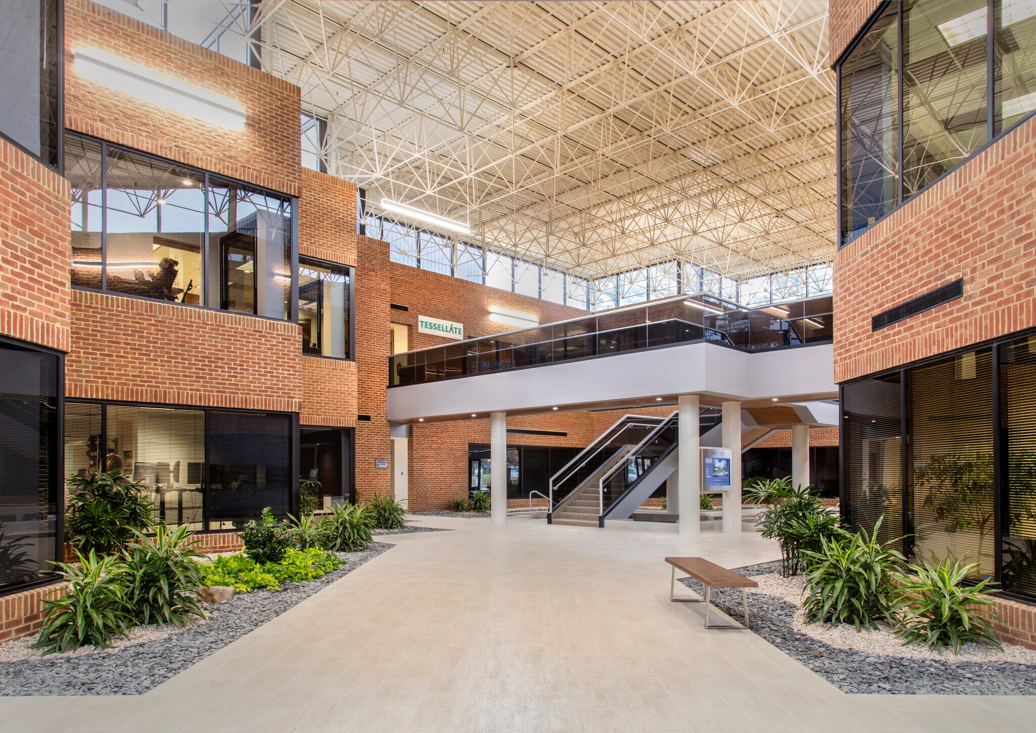 4121 Cox Rd, Glen Allen, VA à louer Hall d’entrée- Image 1 de 2