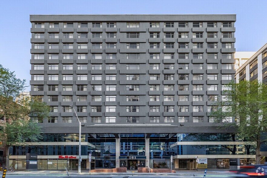 161 Laurier Av W, Ottawa, ON à louer - Photo du bâtiment - Image 3 de 24