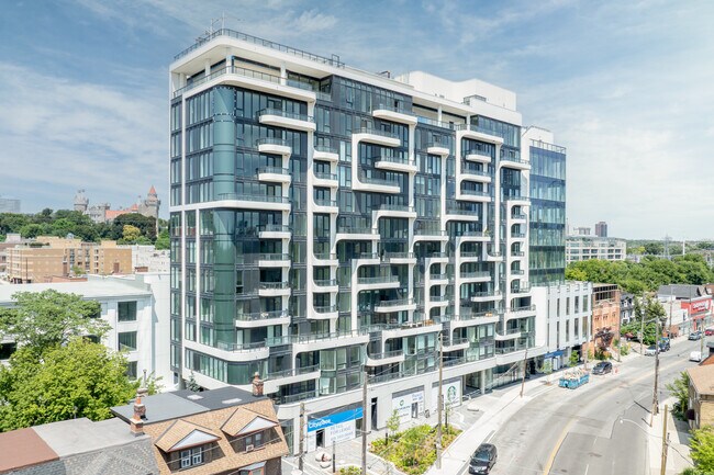 Plus de détails pour 336 Dupont St, Toronto, ON - Plusieurs types d'espaces à louer