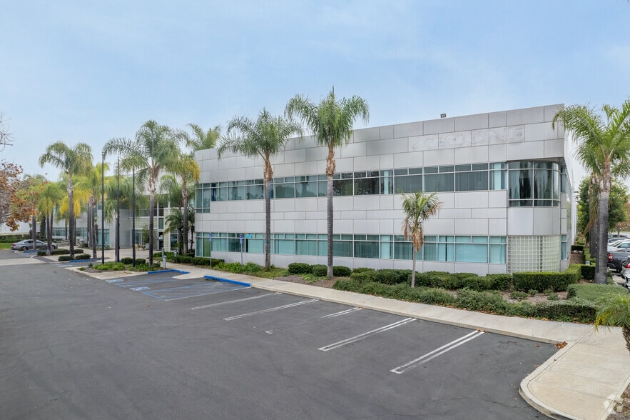 4 Studebaker, Irvine, CA for lease - Building Photo - Image 1 of 8