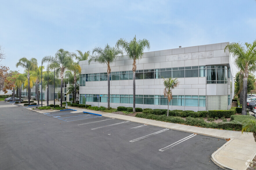 4 Studebaker, Irvine, CA for lease - Primary Photo - Image 1 of 8