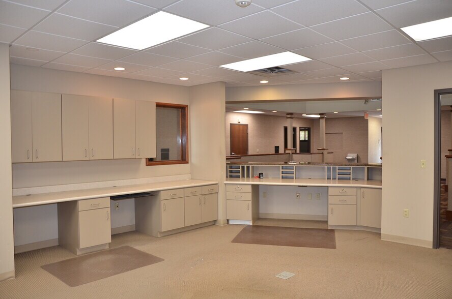 515 7th Ave SE, Cedar Rapids, IA à vendre - Photo intérieure - Image 3 de 10
