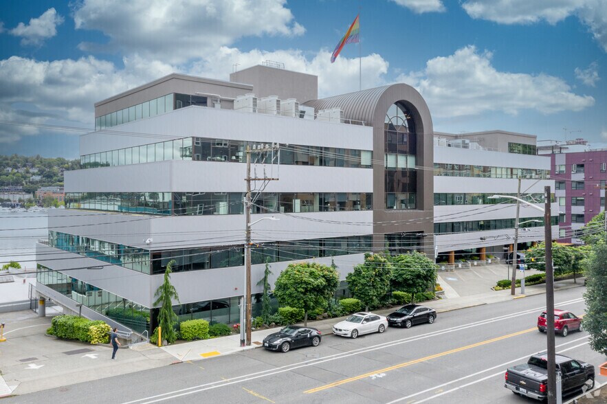 1300 Dexter Ave N, Seattle, WA à louer - Photo du bâtiment - Image 2 de 9