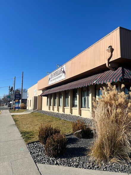 49 NW 1st St, Ontario, OR à vendre - Photo du bâtiment - Image 2 de 23