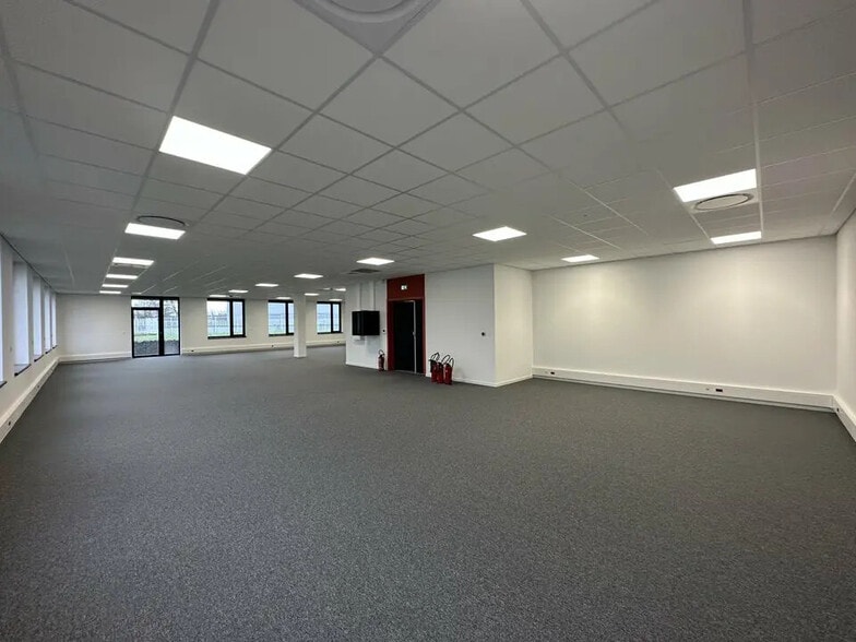 Office in Entzheim for lease - Interior Photo - Image 3 of 9