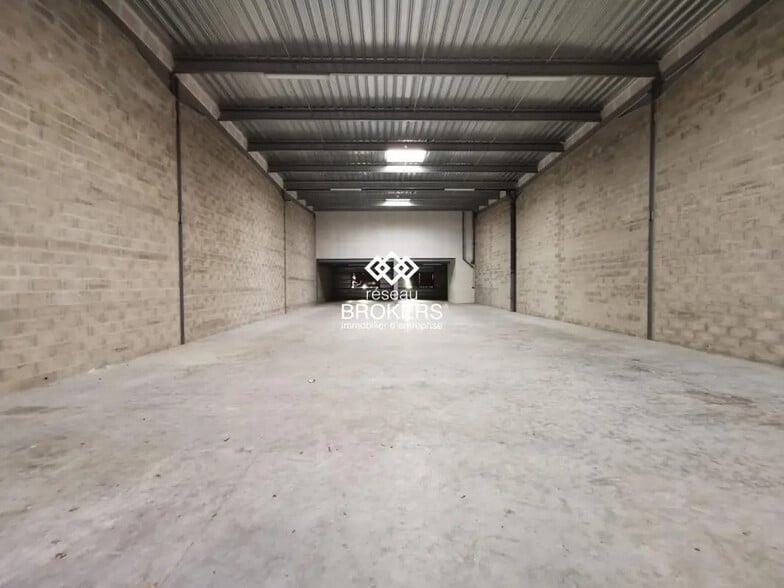 Industrial in Lisses for lease - Building Photo - Image 3 of 3