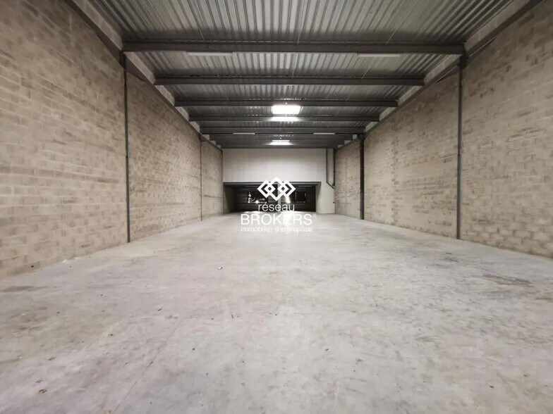 Industriel dans Lisses à louer - Photo du bâtiment - Image 3 de 3