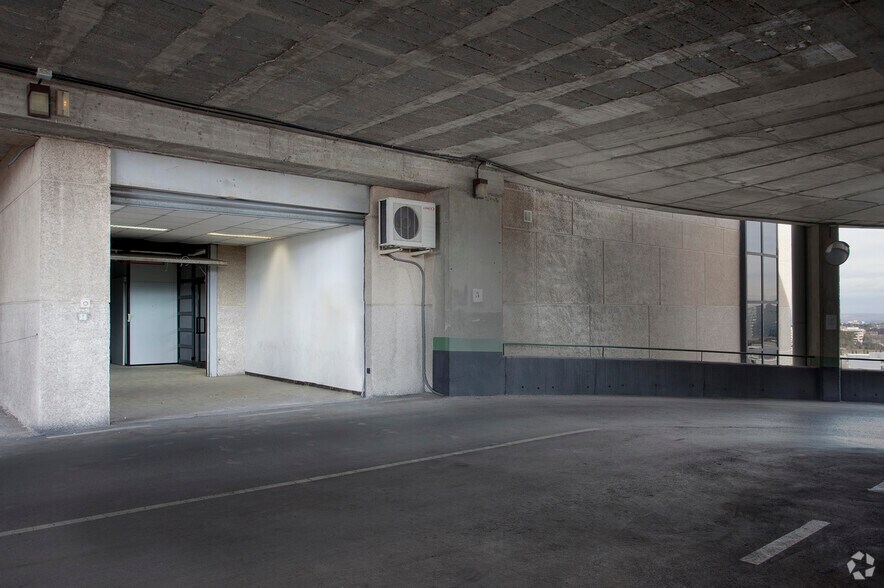 Calle de María Tubau, 4, Madrid, Madrid à louer - Photo du bâtiment - Image 3 de 4