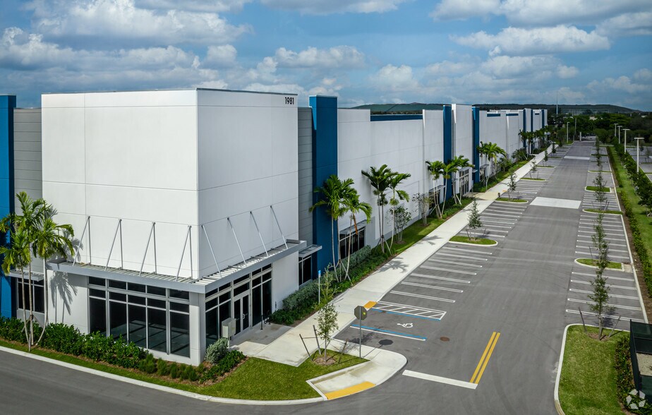1971-1991 N Powerline Rd, Pompano Beach, FL à louer - Photo du bâtiment - Image 2 de 13