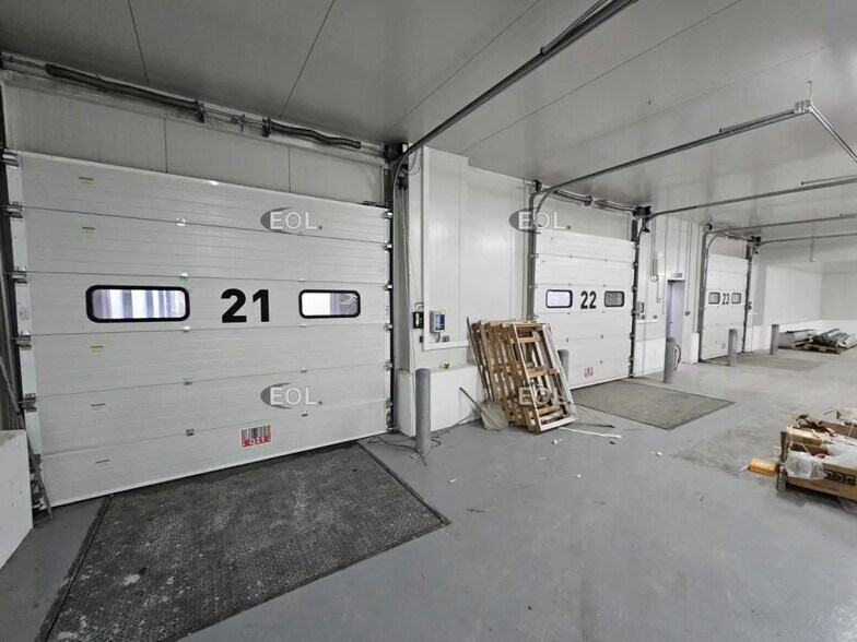 Industrial in Thiais for lease - Building Photo - Image 3 of 9