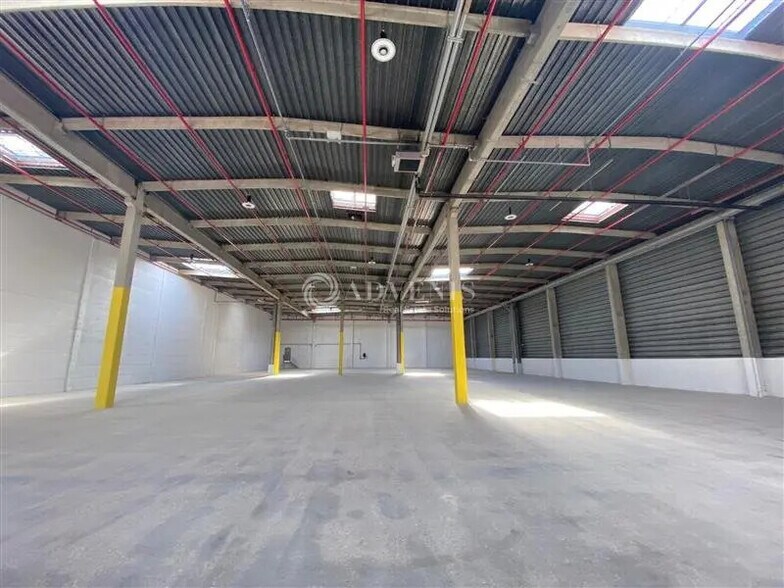 Flex in Rosny-sous-Bois for lease - Interior Photo - Image 2 of 6