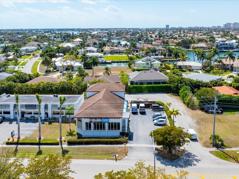 1711 San Marco Rd, Marco Island, FL à vendre - Aérien - Image 3 de 9