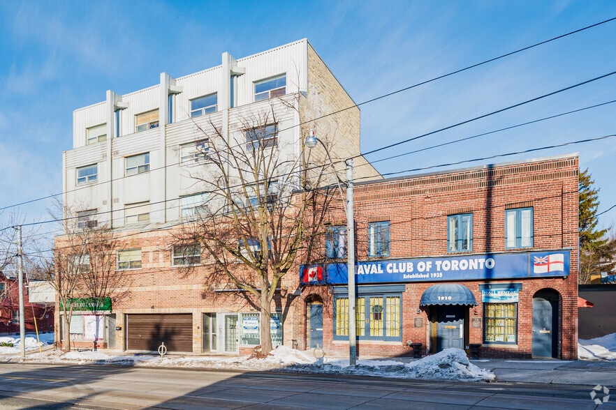 1908 Gerrard St, Toronto, ON à louer - Photo du bâtiment - Image 2 de 2