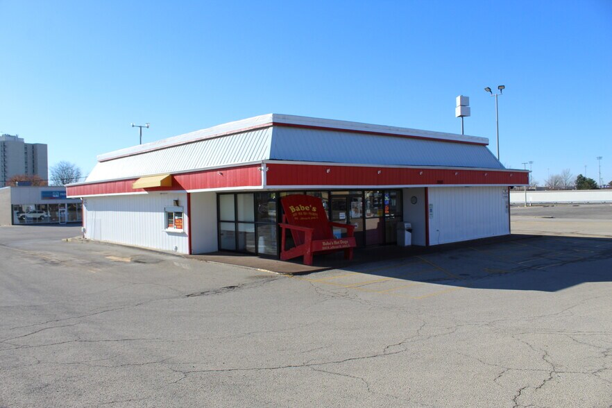2600 W Jefferson St, Joliet, IL à vendre - Photo du bâtiment - Image 2 de 36