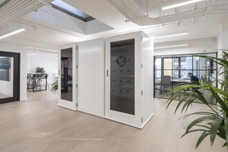 14 Clerkenwell Close, Londres à louer Photo intérieure- Image 2 de 21