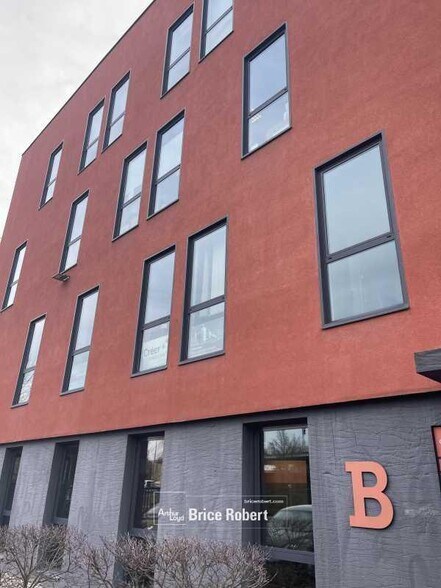 Bureau dans Caluire-et-Cuire à louer - Photo du bâtiment - Image 3 de 16