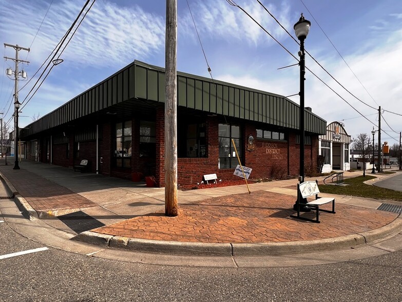 105 E Main St, Harrison, MI for sale - Primary Photo - Image 1 of 1