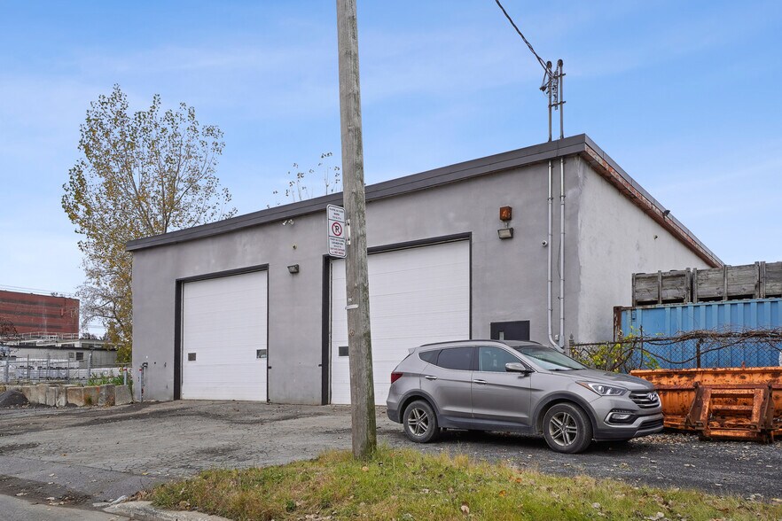 290 Rue Quinlan, Montréal, QC à vendre - Photo du bâtiment - Image 2 de 13